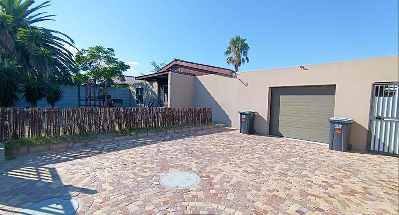5 Bedroom Property for Sale in Bothasig Western Cape